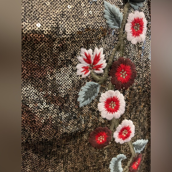 Sold! Guess Topeka Embroidered Sequin Skirt Size Large - Picture 7 of 14